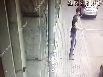 Man Opens Fire at Moscow Cops and gets Shot Dead