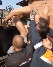 Dumb Moronic Thief Impaled by Fence Up His Ass
