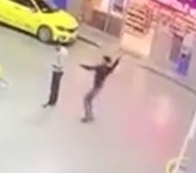 Dude Runs Up Behind Victim and Stabs Him to Death 