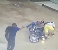 They Rolled Up on the Wrong Guy! Dude Shoots Back