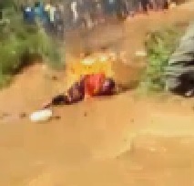 Tied Thief Beaten and Burned Alive