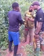Poachers Forced to Slap One Another at Machete and Gunpoint in Cameroo