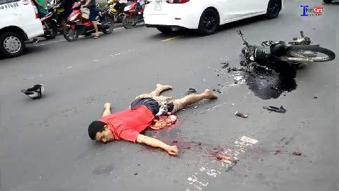 Motorcyclist Man Died Crushed By A Truck