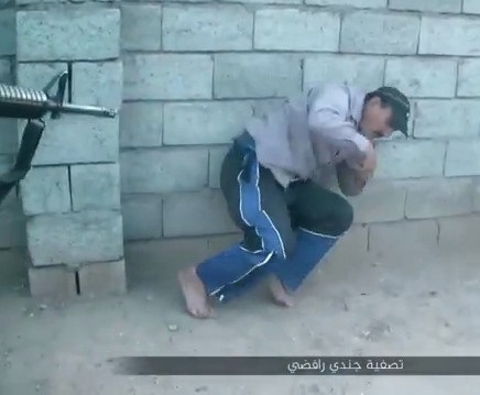 ISIS Execution of Iraqi fighter