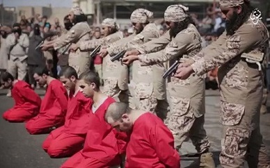ISIS Execution Five Prisoners in the Street in Front of the Crowd