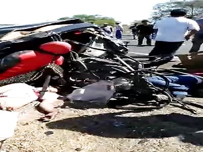 Four deceased leaves accident between a car and bus
