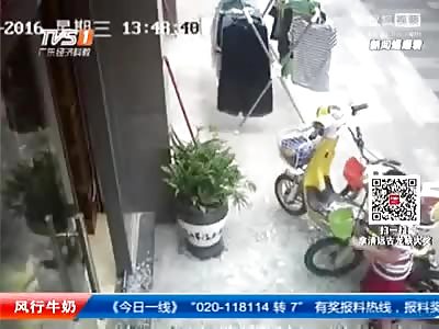 GLASS DOOR SUDDENLY BURST AND HIT TWO BOYS