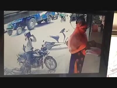 OMG!!! MAN BEING CRUSHED BY BUS IN HORRIBLE ACCIDENT 