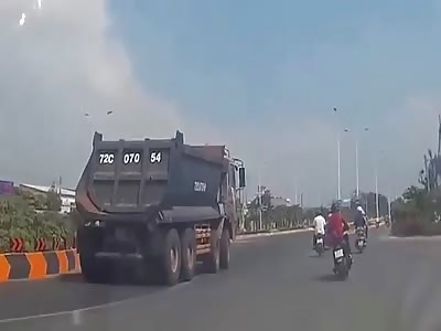 SHOCKING VIDEO OF CYCLIST BEING CRUSHED BY TRUCK