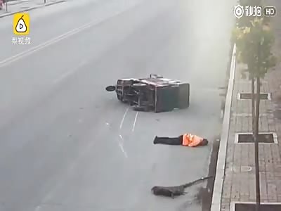 MAN DIES HIT BY VEHICLE AND NOBODY GIVE A SHIT
