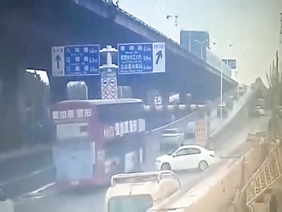 DOUBLE-DECKER ACCIDENT IN CHINA