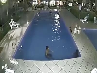 JANITOR SAVE KID FROM DROWNING