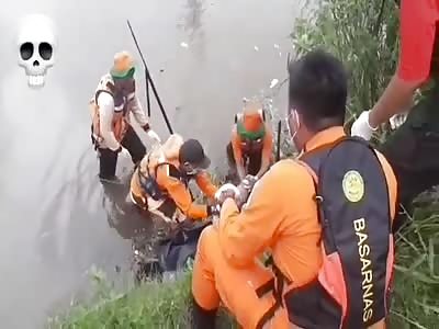 DROWNED TODDLER REMOVED FROM RIVER