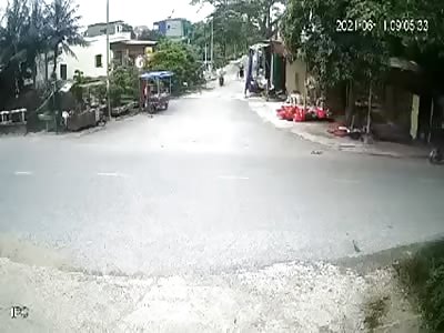 CYCLIST RUN OVER IN A CROSSING