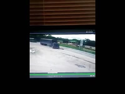 TRUCK X MOTORCYCLE ACCIDENT 