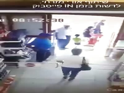 85 Year Old Man Stabs Security Guard. 