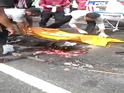 Motociclyst Head Crushed By Truck