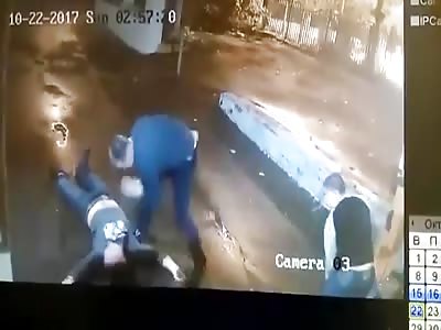 Four drunken men brawl in the center of Moscow 