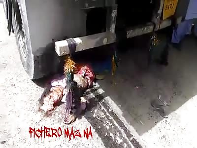 Woman dies crushed by a truck