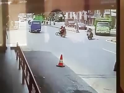 crash of two motorcyclists