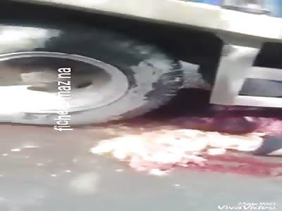 (Full version) man has accident and is crushed by truck tire 