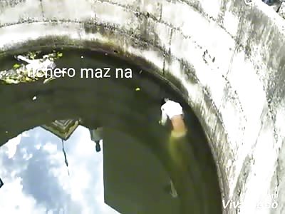 DROWNED MAN: man is found floating like shit in well to commit suicide to find his wife of infidel