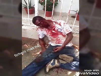 (Longer Version) Thief lynched , stabbed in chest and stoned by furious mob population