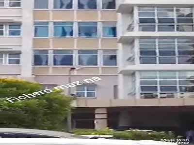 (FULL VERSION) SUICIDE: woman jumps from building and dies