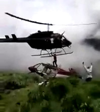 HELICOPTER FALLS IN TRYING TO SAVE TRIPULANTS OF ONE FALL
