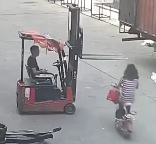 Girl Cut Off by Forklift Dies Hitting Its Blades