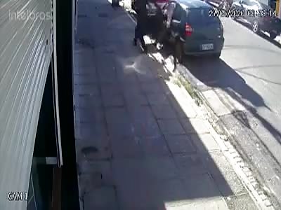 thief shoots the man in the car