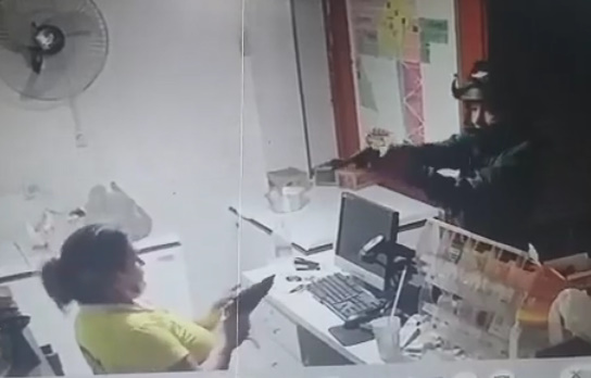 Impatient Robber Brutally Execute Female Cashier Inside Store In Brazil