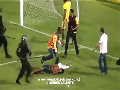  Football hooligans fighting in Brasil