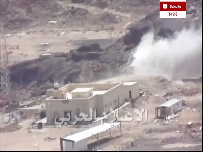 Houthi Rebels attack Saudi positions in Yemen with D30 122mm 