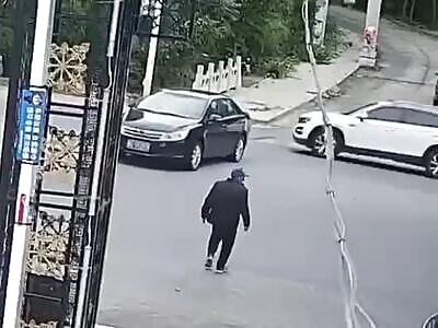 Old man crossing street crashed dead by speeding car 