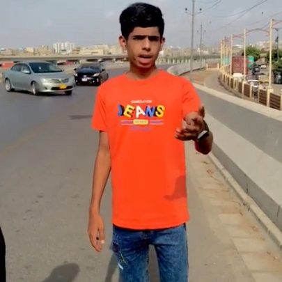 Speeding Car Collides with TikTokers on Lyari Expressway