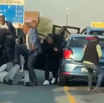 Bodyguards of South African Politician Savagely Beating Journalists 