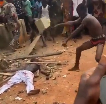 Suspected Mad Man Who Beheads Man In Ogun Stoned To Death