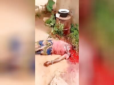 Suspected Mad Man Who Beheads Man In Ogun Stoned To Death (Extended Version)