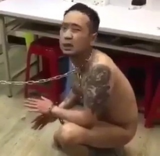 Chinese gang torturing and humiliating rival 
