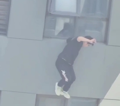 Chinese Dude Gives up on Life... Jumps to Death.