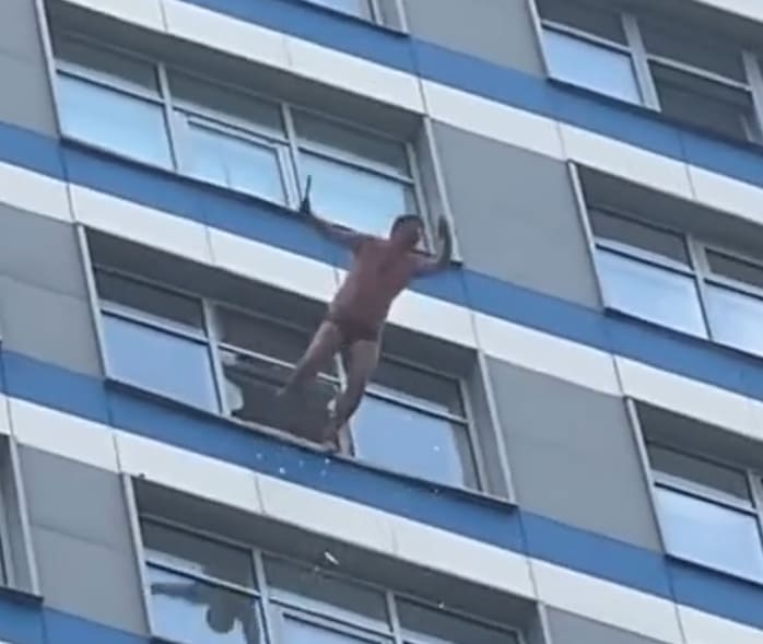 Naked Dude Fleeing From Police Takes The Easy Route