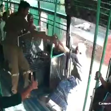 Old Head Decides To Leave The Bus And Die Earlier