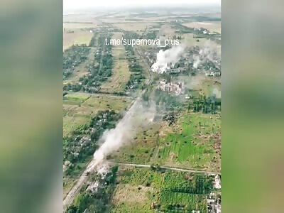 Ukrainian tank rides and fires at Russian positions