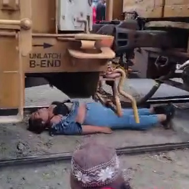  Woman Looking For the American Dream Wakes Up Under a Train and Is Rolled Up Alive 