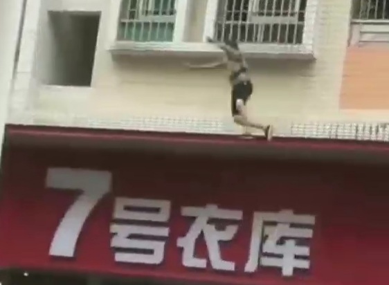Stupid young man fall to his death 