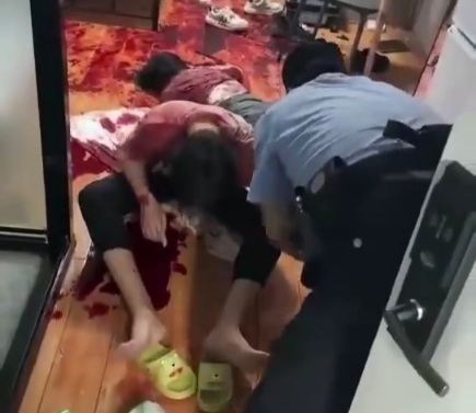 Chinese Man Tries to Commit Suicide after Stabbing to Death his Wife.
