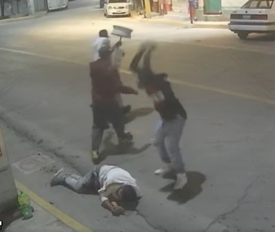 Mexican Man Cruelly Stoned and Kicked by 3 Cowards