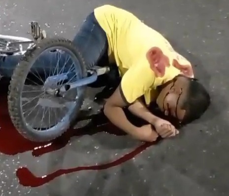 Young man on bicycle executed by sicario 