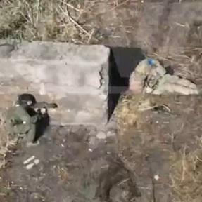 Russian Soldier Surprises Two Ukrainian Soldiers who Were Trying to Carry out an Ambush.